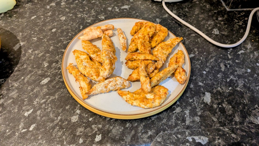 The oven fillets on the left of the plate, with the Crispi fillets on the right